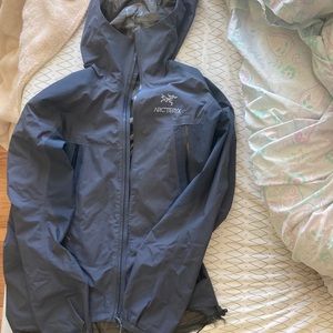 ARCTERYX MENS NAVY BLUE WATER PROOF SHELL RAIN JACKET